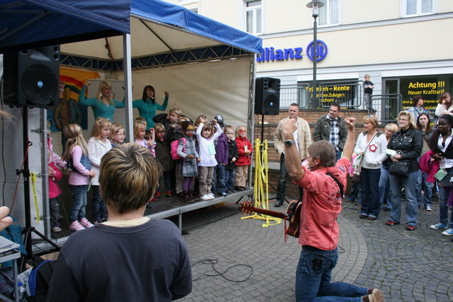 gal/2010/2010 Saitentwist Weltkindertag Essen Borbeck 20.09. AK -Bochold/2010 Saitentwist Weltkindertag Borbeck AK Bochold 20.09. 141.jpg